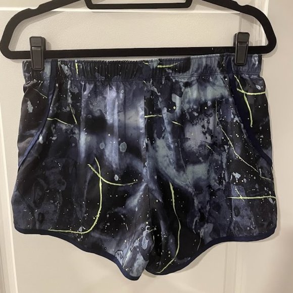 New Balance athletic shorts with built-in fitted shorts - Picture 2 of 4